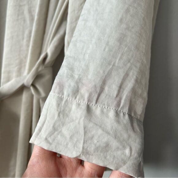 Miiyu Simons Cream Long Robe with Belt and pockets - Picture 8 of 11